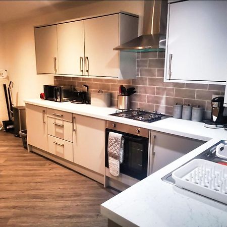 Rotherham - Rawmarsh - Great Customer Feedback - 2 Bed Bungalow - New Build - High End Furnishings - Wheel Chair Accessible - Large Enclosed Garden - Dog Friendly Exteriör bild