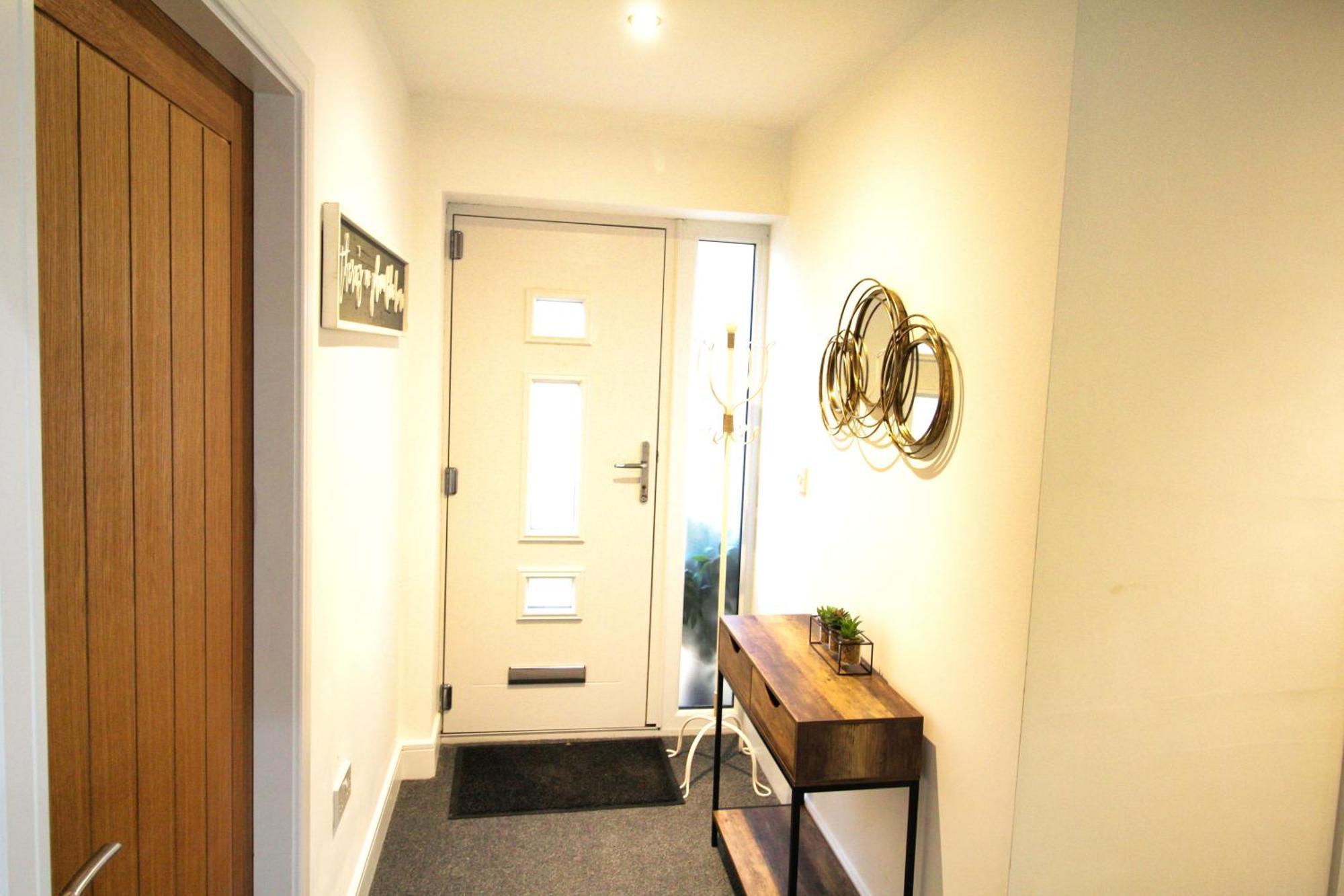 Rotherham - Rawmarsh - Great Customer Feedback - 2 Bed Bungalow - New Build - High End Furnishings - Wheel Chair Accessible - Large Enclosed Garden - Dog Friendly Exteriör bild