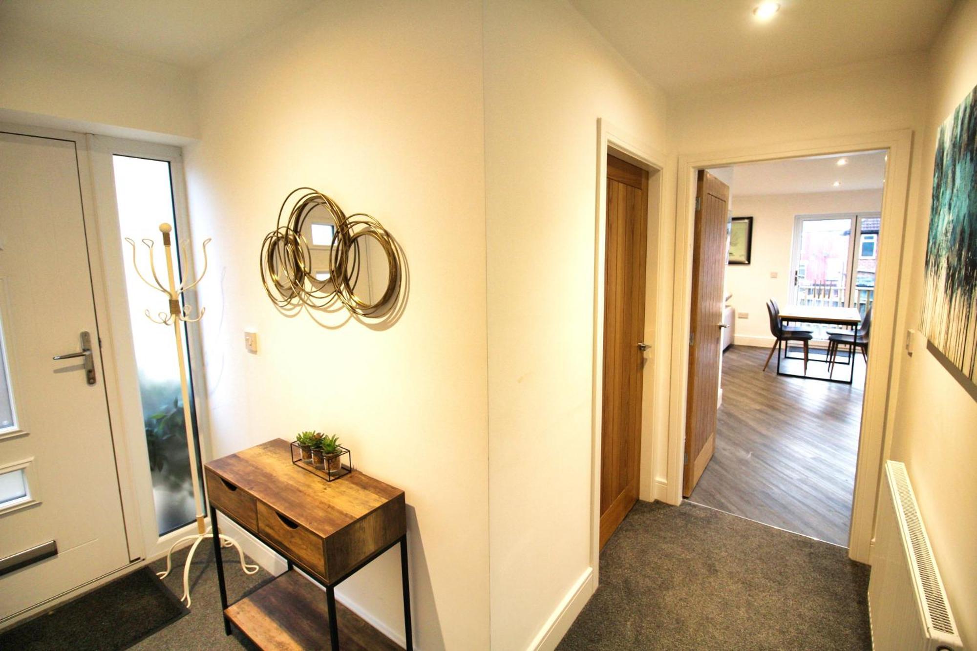 Rotherham - Rawmarsh - Great Customer Feedback - 2 Bed Bungalow - New Build - High End Furnishings - Wheel Chair Accessible - Large Enclosed Garden - Dog Friendly Exteriör bild
